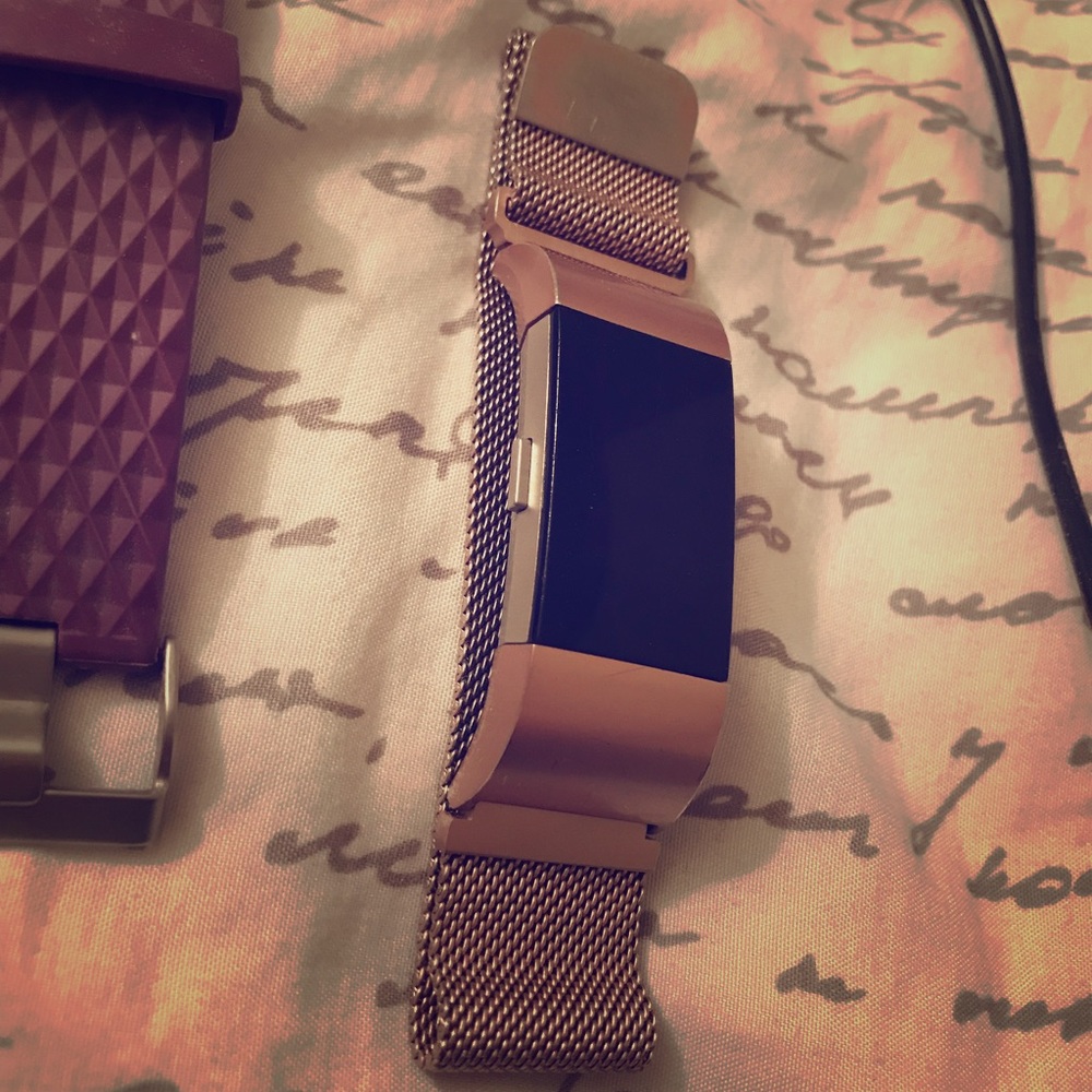 USED FITBIT CHARGE 2